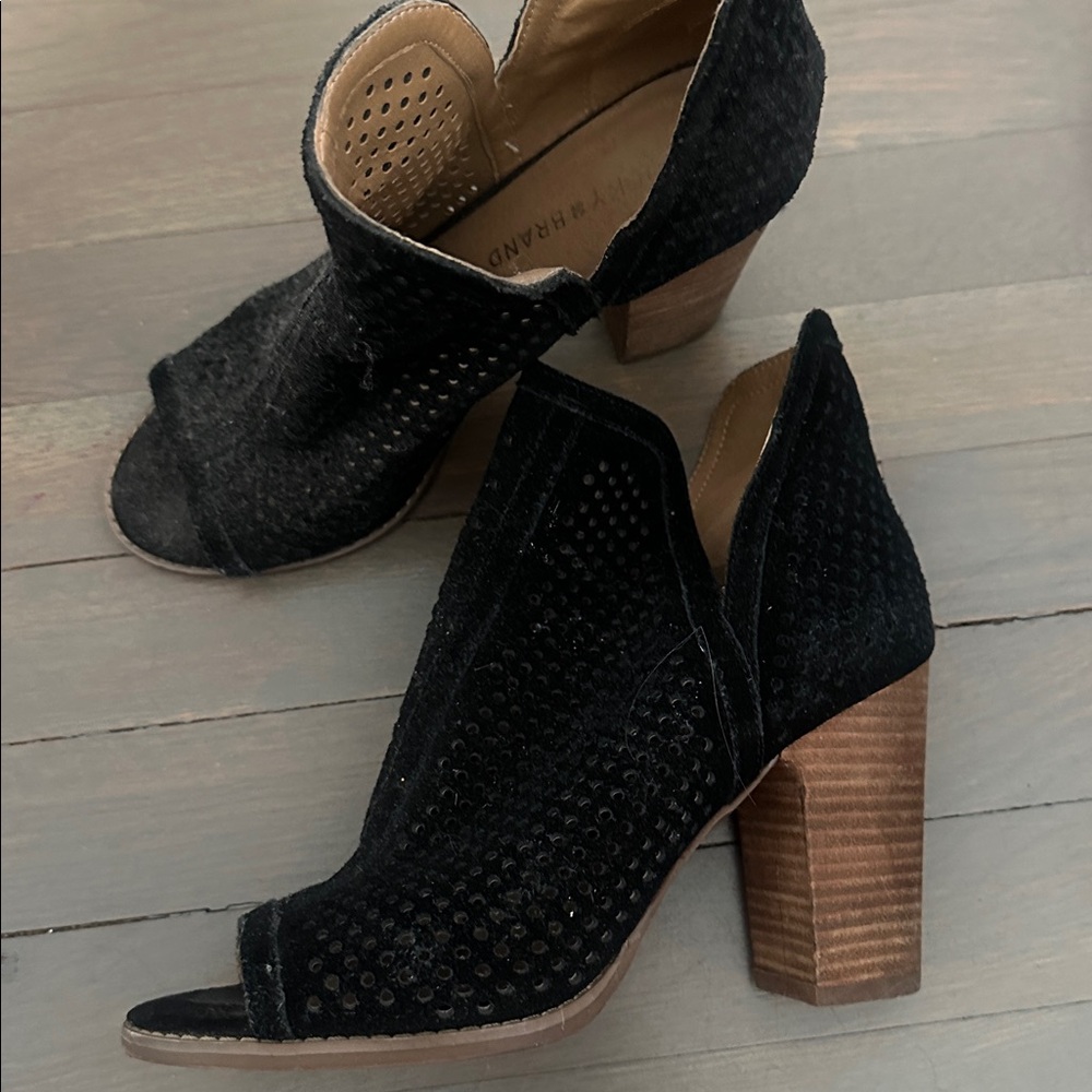Lucky Brand 8.5 Black Peep-Toe Ankle Boots - Picture 2 of 2